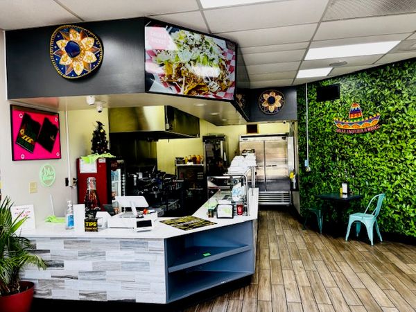 Salsa Taqueria & Wings